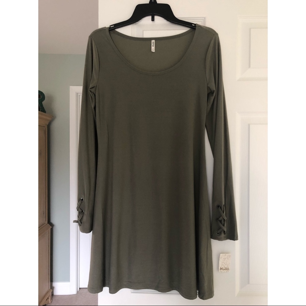 NEW w/TAGS green long-sleeve dress, lace-up detail
